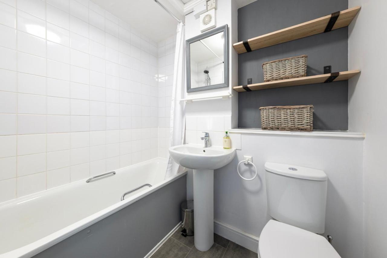 Super City Centre Apartment - Two Bedrooms, Perfect Location Бат Экстерьер фото